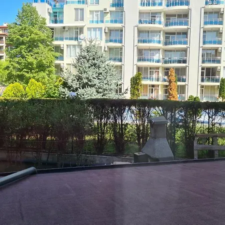 Bellevue Ff Апартамент *